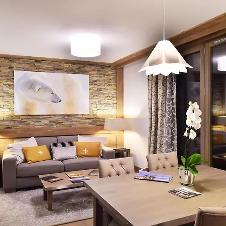 Carre Blanc - 2 Pieces Pour 2 Personnes 084 Courchevel